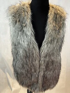 JACK FAUX FUR VEST GRAY & BLACK FULLY LINED IN BLACK HOOK & EYE CLOSURE SIZE M - Picture 1 of 9