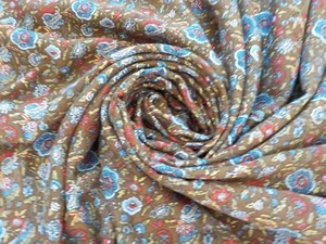 VINTAGE MEDIUM WEIGHT FABRIC FLORAL PRINT 56" WIDE 2.5 YARDS OR 2.286 M WASHED - Picture 1 of 7