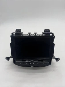 18-19 Chevrolet Trax Command Head Unit Radio CD SCREEN 84479949 - Picture 1 of 3