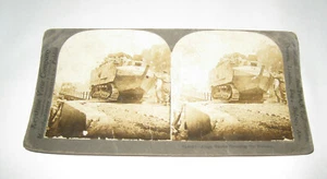 Foto estéreo de la Primera Guerra Mundial enormes tanques cruzando el Somme Keystone View Underwood V18831 - Imagen 1 de 3