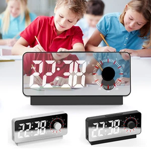 USB Digitaler LED Wecker Alarm Wecker Temperatur Schlummerfunktion Tischuhr - Bild 1 von 12