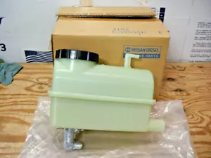 Nissan Diesel 48714-30Z00 Reservoir Assembly - Picture 1 of 9