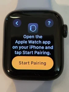 Apple Watch Series SE 40mm czarny aluminiowy futerał 2024 - Zdjęcie 1 z 11