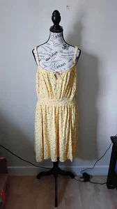 Torrid Sundress Size 2 Adjustable Straps Lined Yellow Excellent Condition - Imagen 1 de 7