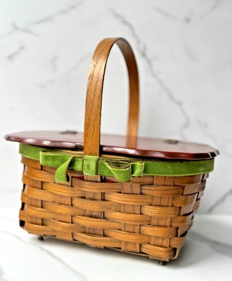 Cesta de costura de madera decoupaged vintage años 1930/40 Estate, forrada, cinta de terciopelo Foto 1 de 4