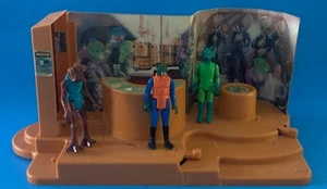 STAR WARS 1978 VINTAGE KENNER CREATURE CANTINA ACTION PLAYSET COMPLETE W/FIGURES - Picture 1 of 4