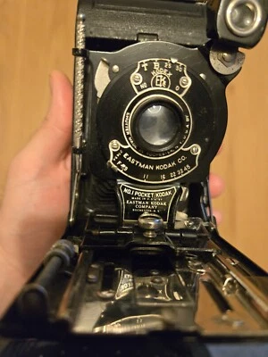 Kodak No.1 Pocket Folding A120 Roll Film Camera - Good for Decoration - Image 1 of 4