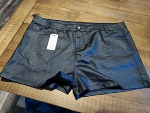 NWT! Apperloth A Women's Plus Size 5X Shorts Black Semi Shiny - Picture 1 of 13
