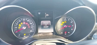 2015 C 级 OE 速度计集群 154K 英里梅赛德斯-奔驰 — 第 1/4 张图片