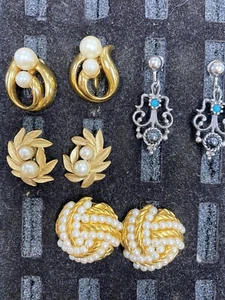 Vintage Avon clip on earrings gold tone and silver tone - Picture 1 of 4