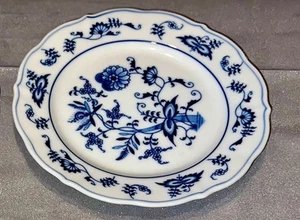 Blue Danube Blue Onion Dinner Plate Ribbon Banner Backstamp Excellent Condition - Picture 1 of 7