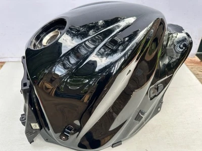 SUZUKI GSX-S 1000 GSXS1000 GSXS 1000 2015-2020 TANQUE DE COMBUSTIBLE GASOLINA + MONTAJE F&R Foto 1 de 4