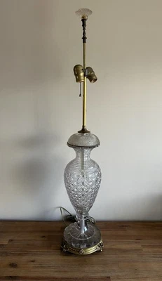 古董装饰法国帝国镀金青铜切割玻璃灯百家乐大堂 — 第 1/4 张图片