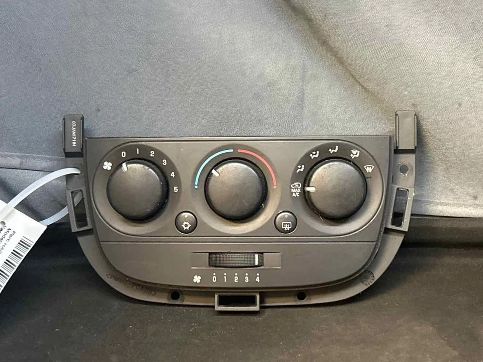 Fits 2007 Buick Terraza, Heater A/C Controller, OEM:15938408 Foto 1 de 4