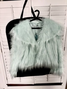 ABRIGO DE PIEL SINTÉTICA TAYLOR SWIFT THE LIFE OF A SHOWGIRL COMO NUEVO M/L - Imagen 1 de 4