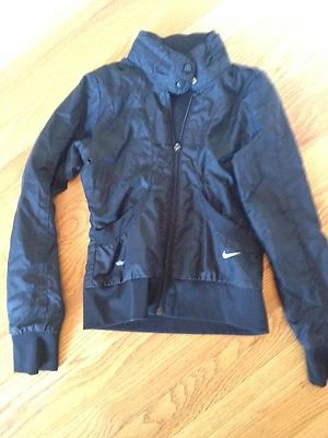 Chaqueta de calentamiento atlética negra Nike - niñas talla XS / 6 - USADA EN EXCELENTE ESTADO Foto 1 de 4