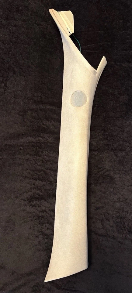 06-11 Cadillac DTS Platinum RareLeft Driver Windshield A Pillar Light Linen OEM - Image 1 of 4