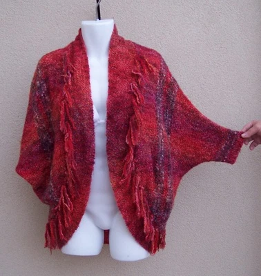 Anthropologie Sleeping on Snow suéter rojo boucle talla M cocoon flecos VACACIONES  Foto 1 de 4