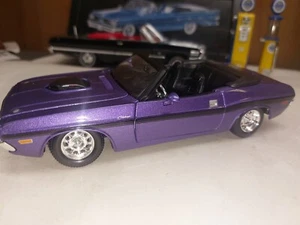 1970 DODGE CHALLENGER R/T PURPLE 1/24 DIECAST MODEL CAR BY MAISTO - Picture 1 of 12