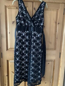 Next Kleid schwarz Anlass gefüttert Spitzenstil Gr. 8 sehr guter Zustand - Bild 1 von 10