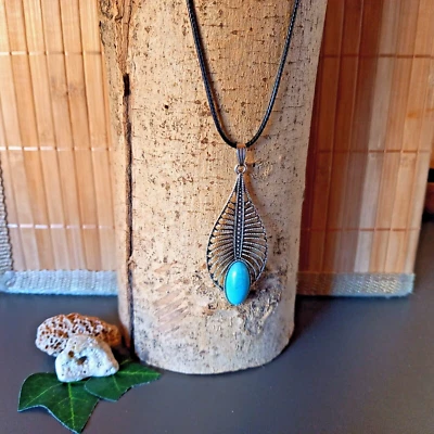 Halskette Kette mit großem Anhänger  synthetischer Türkis Feder (193) - Bild 1 von 4