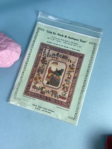 OLD ST NICK & ANTIQUE TOYS Quilt Pattern Victorian Wall Quilt Heartlight - Picture 1 of 2