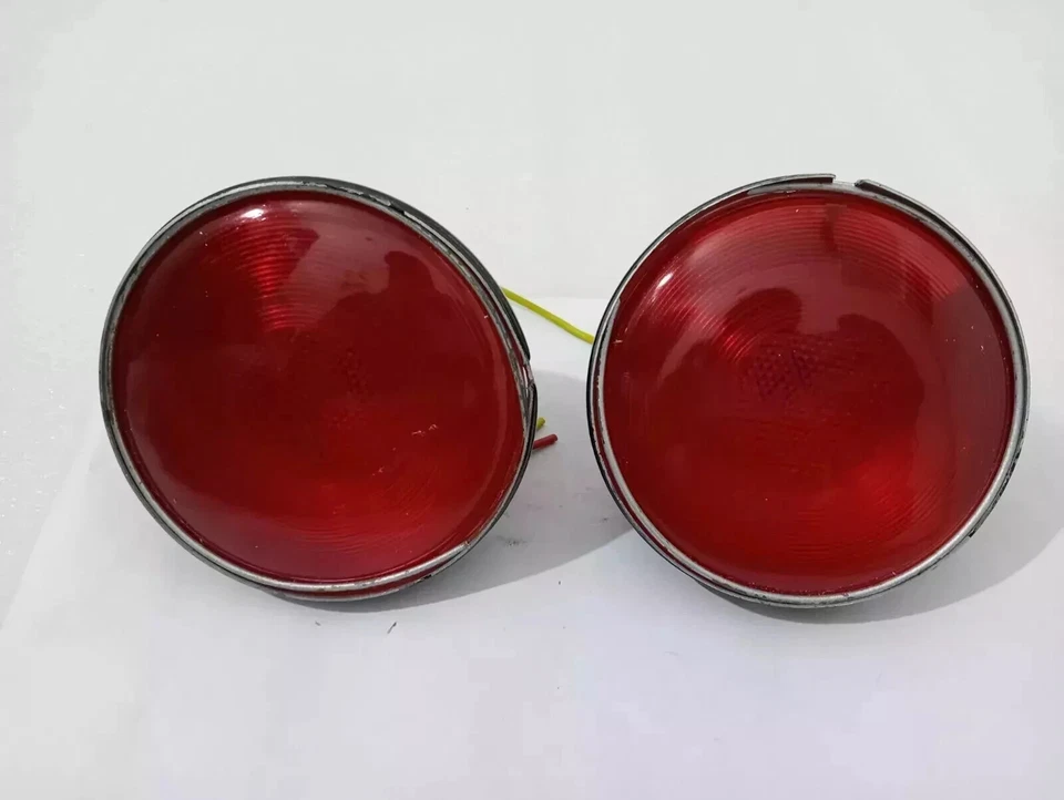 willys cj3 cj5 cj6 1945-1975 compatible rear tail light Como/pair - Imagem 1 de 4