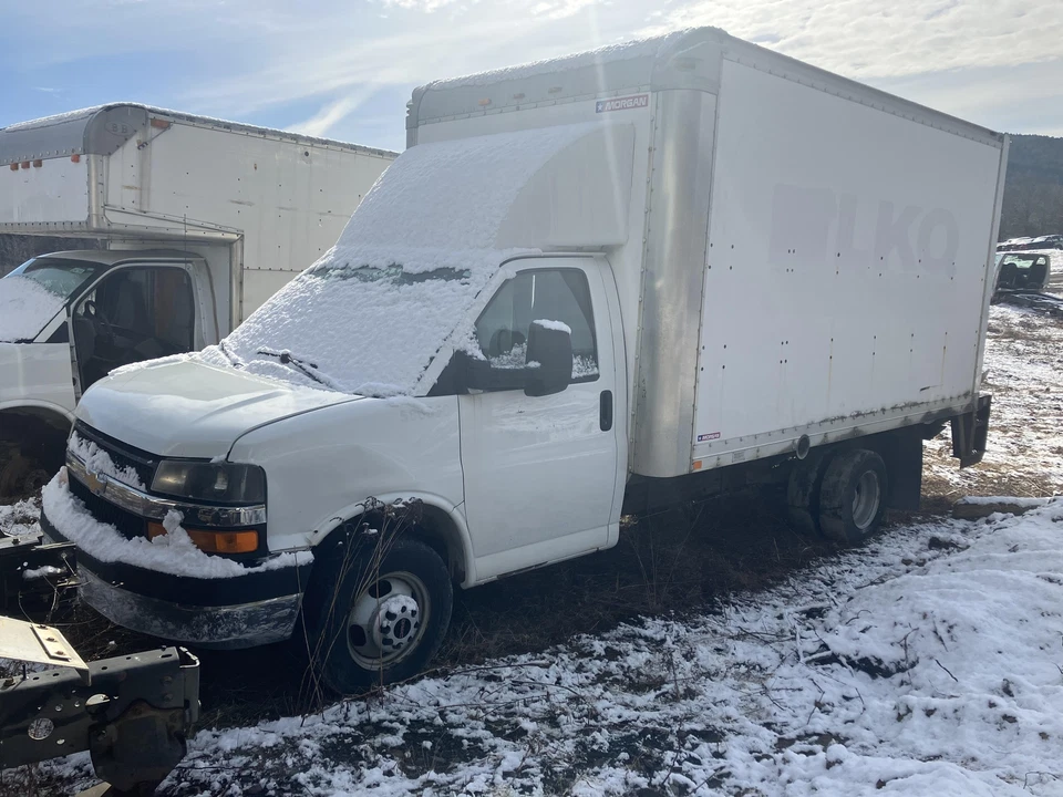 15 GMC VAN SAVANA 3500 Radiator 6.0l Cutaway W/o 14200 Gvw Foto 1 de 4