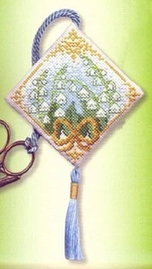 Kit de punto de cruz para mantener tijera textil Heritage - Lirio del Valle - Imagen 1 de 1