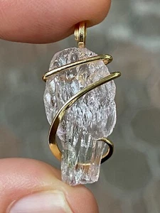 14.41ct Kunzite Shard Natural Pink In 14k Yellow Gold Forged Wrap Total Weight - Picture 1 of 10