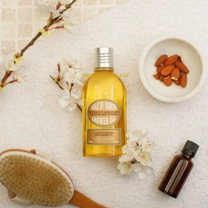 L'Occitane Almond Shower Oil 250ml - Nourishing Cleanser for Soft Skin - Picture 1 of 8