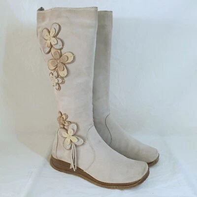 Clarks Boots Brown Suede Leather Calf Flats Size 5 - Image 1 of 4