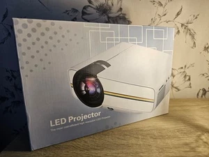 High Resolution LED Projector - Picture 1 of 4