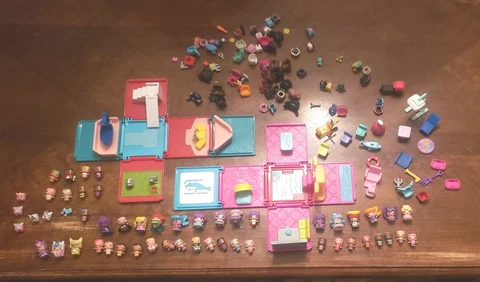 My Mini MixieQ's Mixie Q Doll Figures, Playset, and Accessories Lot Cover