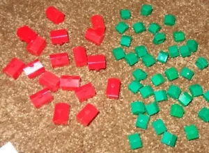 VINTAGE 1961 PARKER BROTHERS MONOPOLY SPIELFIGUREN 18 ROTE HOTELS 38 GRÜNE HÄUSER - Bild 1 von 1