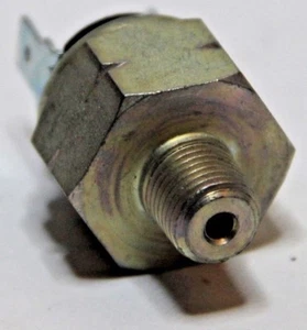 CLASSICO FIAT 500 FRENO INTERRUTTORE CILINDRO MASTER NUOVISSIMO ALTA QUALITÀ - Foto 1 di 2