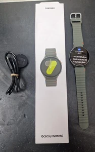 Samsung Galaxy Watch7 - 44mm - Green - Photo 1 sur 2
