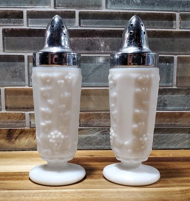De Colección Westmoreland Leche Vidrio Sal Pimienta Coctelera Blanco Panel Cuentas Uvas Foto 1 de 3
