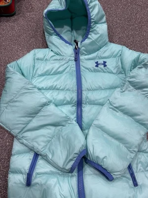 Chaqueta acolchada Under Armour juvenil 6x negra ColdGear con capucha esquí usada en excelente estado A23 Foto 1 de 4