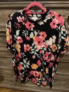 Lularoe Ruth Mock Neck Top Retail $38 - 2X - Picture 1 of 7