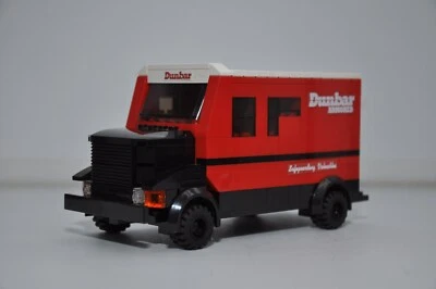 Camión Blindado Rojo Modelo Personalizado Compatible y Construido con Ladrillos LEGO® Foto 1 de 2