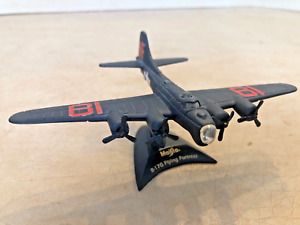 MAISTO Tailwinds Vintage Die-Cast Boeing B-17G Flying Fortress