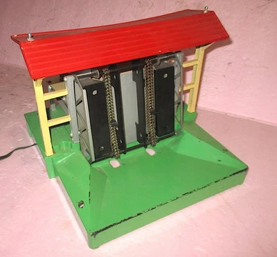 Original Lionel 164  Operating Lumber Log Loader Shed Complete & Tested - Image 1 of 4