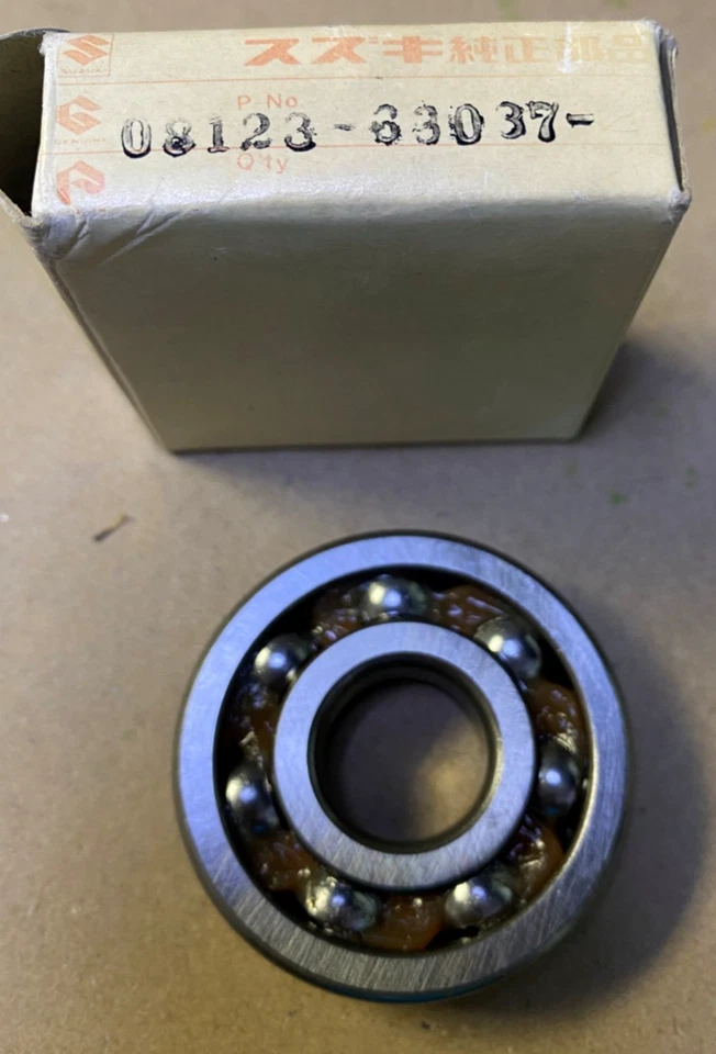 Cojinete de rueda trasera Suzuki OEM VZ800 GSX1100F GSX250R RM250 GS850G + 08123-63037 Foto 1 de 1