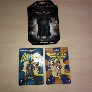DC Comics 3" Batman & Wonder Woman  Bendable & Poseable Key Chain & Figure New - Picture 1 of 7