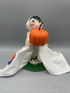 Annalee Puppe 1985 Kind im Geist Kostüm hält Kürbis 7" Halloween Tischplatte  - Bild 1 von 10