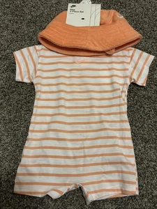 Nike Mütze Strampler Set Orange Weiß 6 Monate Streifen Neu mit Etikett - Bild 1 von 5
