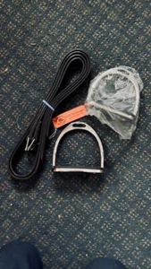 Stirrup LEATHERS+Irons FILLIS Stainless STEEL 4 3/4" Black pads NEW 1"x60" Brown - Picture 1 of 2