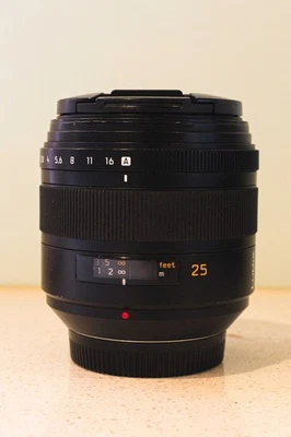 Leica Panasonic  D Summilux 25mm f/1.4 ASPH AF Lens for Four Thirds Mount - image 1 of 3