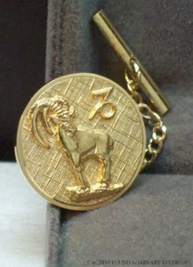 Pin de solapa retro Capricornio Tie Tack vintage Zodiaco Anson MCM oro revestido de quilates - Imagen 1 de 10